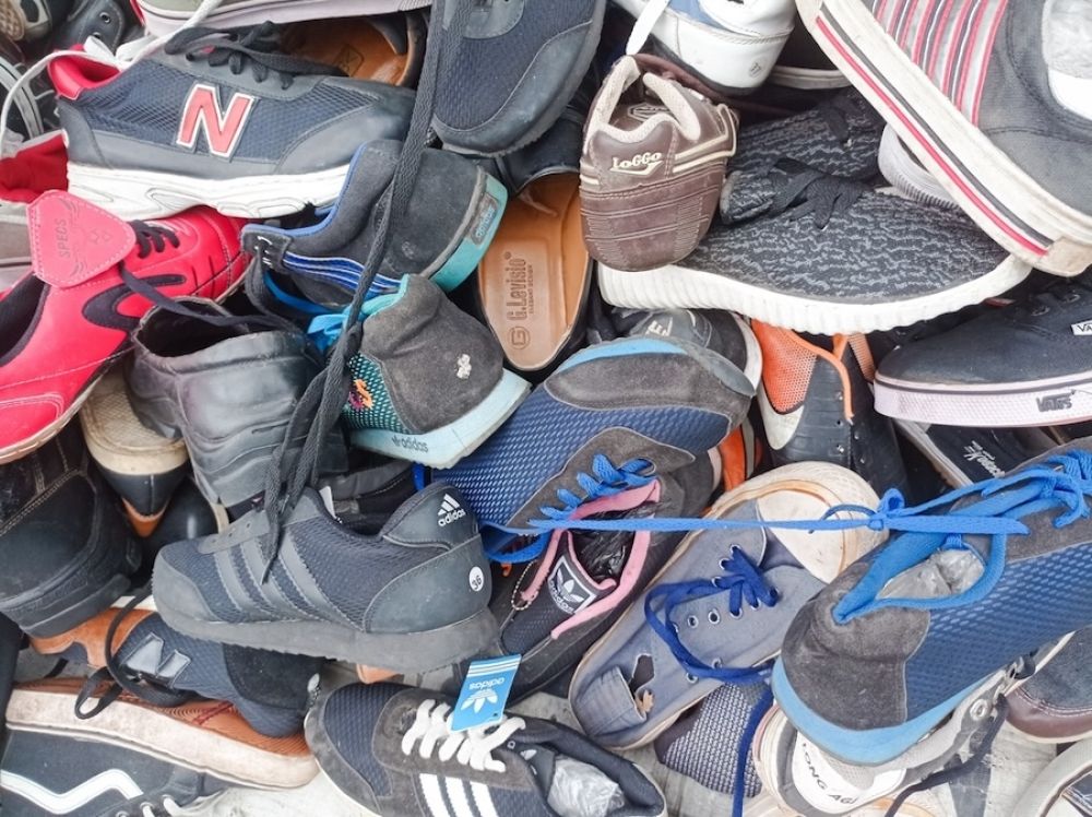 The environmental impact of shoe waste is significant, with millions of pairs ending up in landfills each year. Materials like synthetic rubber, foam, and leather take decades to decompose, releasing harmful chemicals into the environment. By recycling and repurposing shoes, we can reduce this growing waste problem and minimize our ecological footprint.